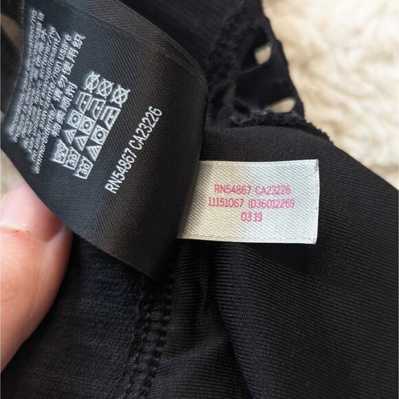 Victoria's Secret PINK Sports Bra Bundle Black Camo & White Racer Back Medium - Picture 9 of 10